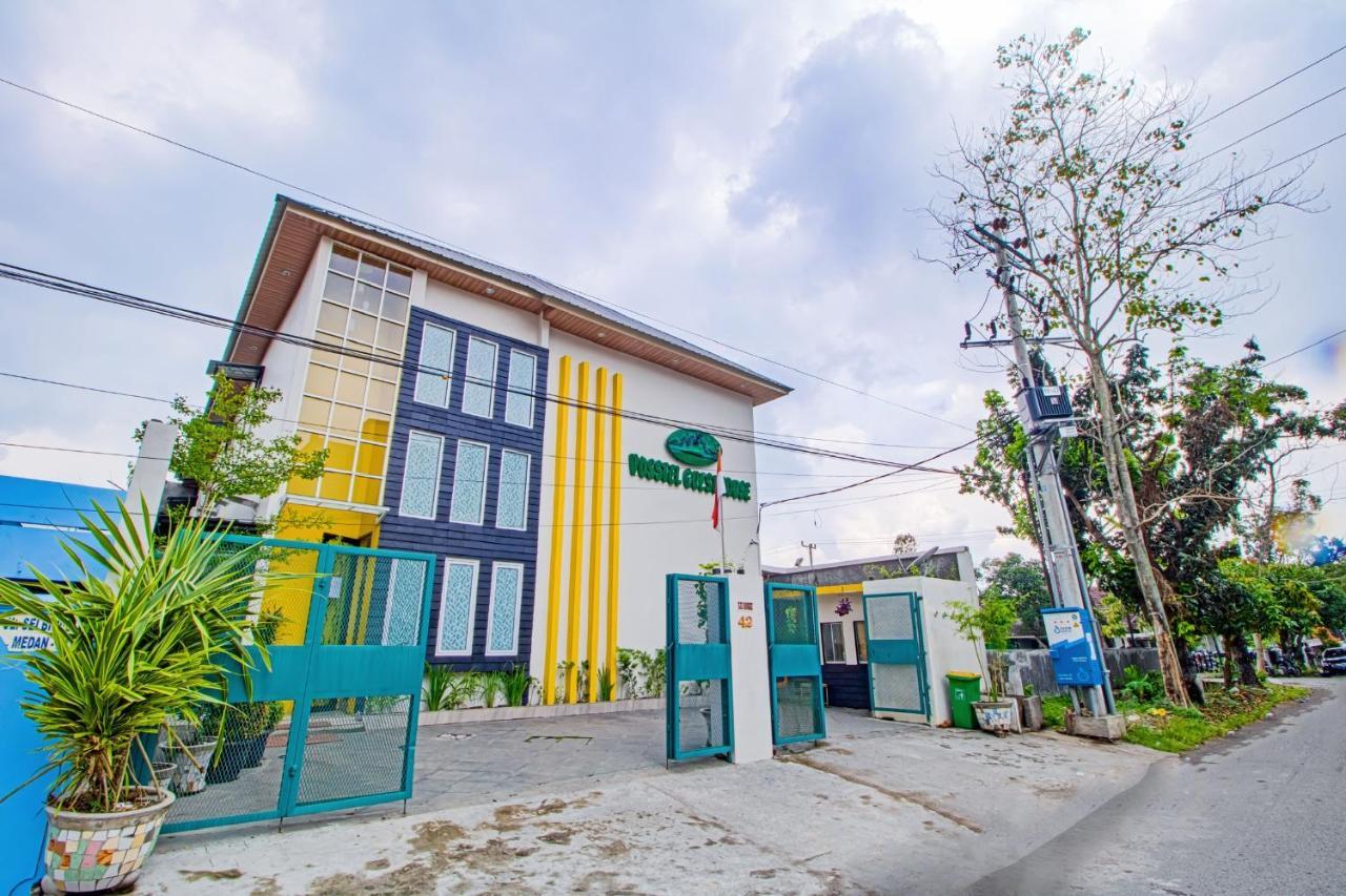 Vosstel Guest House Medan Exterior foto
